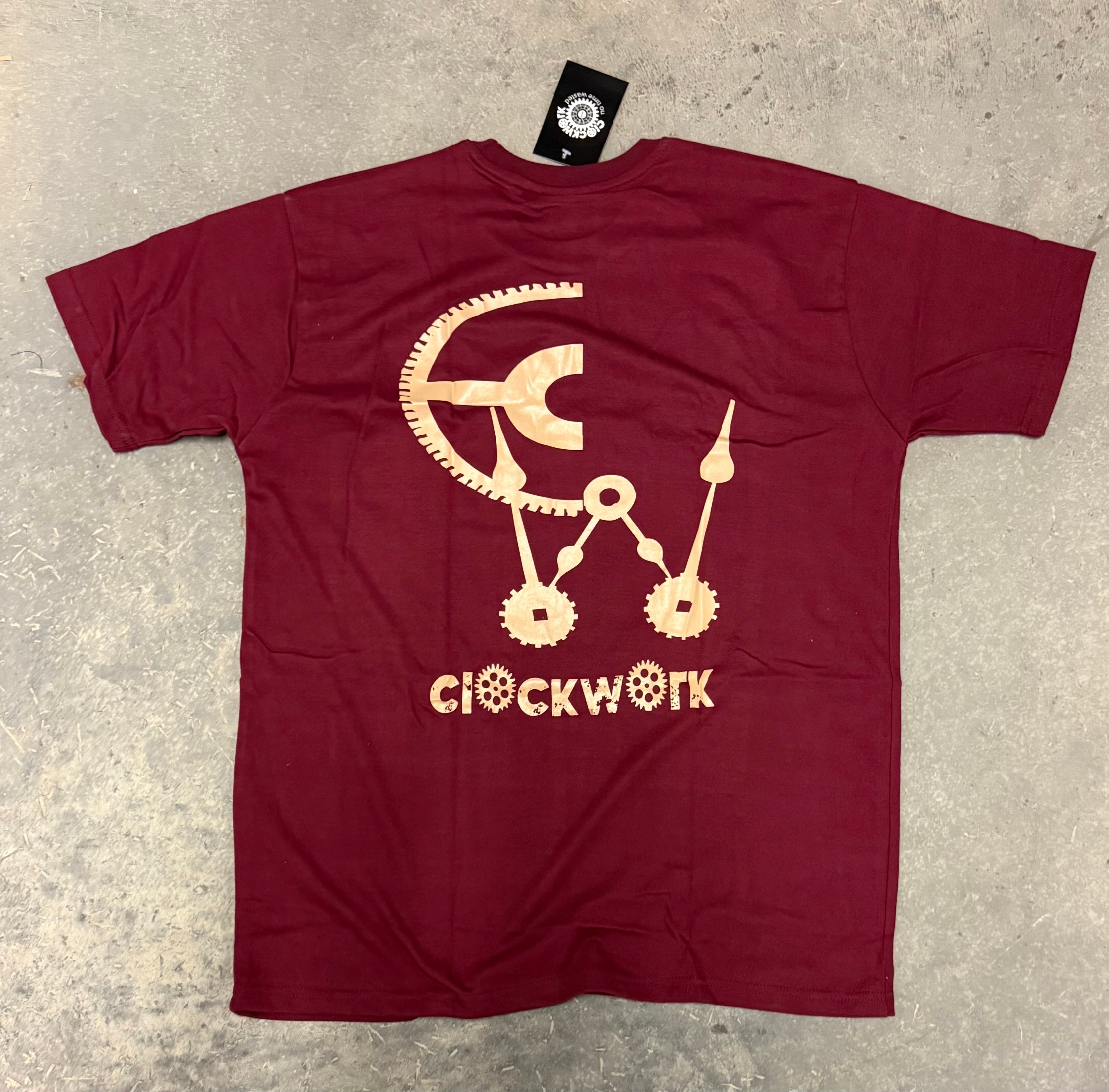 Clockwork bell runner burgundy T-shirt